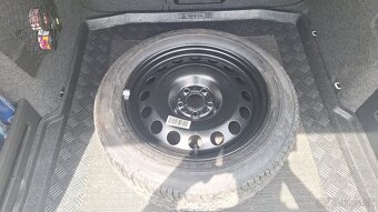 Predám pneu Michelin 205/55 R16 - 5