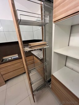 Nova kuchynska Linka s masivnymi dubovymi dvierkami - 5