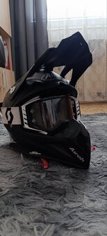 Motokrosove čižmy a motokrosova prilba - 5