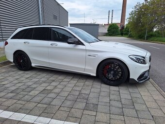 Mercedes-benz c63 s amg - 5