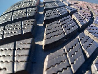 215/55 r17 zimne pneumatiky goodyear - 5
