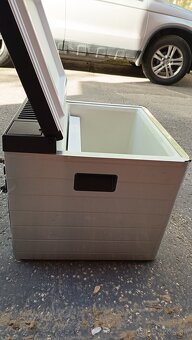 Predám chladničku DOMETIC 40L - 5