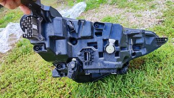 Predám ľavé predné svetlo Renault Arkana - 5