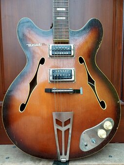 Retro gitara - 5