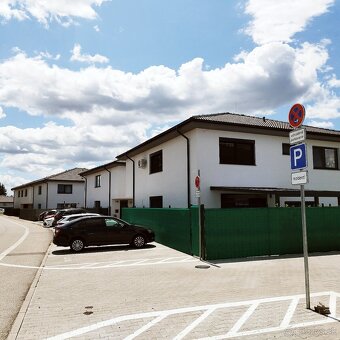 4 izbový byt vo Vila dome - -pozemok 133 m2 Slov. Grob - 5