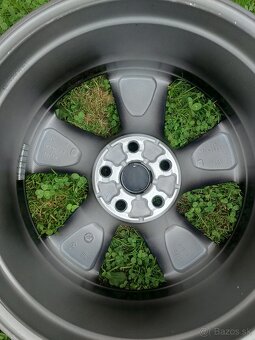 5x114,3 7Jx18 ET35 - ZÁNOVNÉ disky TOYOTA RAV4 - 5