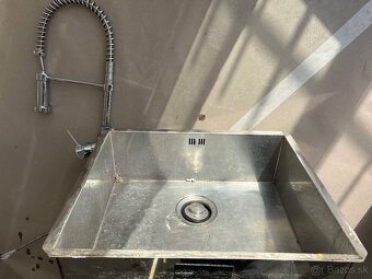 Predám drvičku na kuchynský odpad aj s drezom. - 5