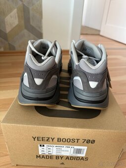 Yeezy Boost 700 V2 Tephra EU 45 1/3 - 5