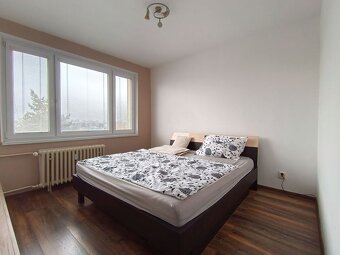 Na predaj priestranný a slnečný 2,5-izbový byt na Novohradsk - 5