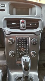 Volvo V40 CC D4 140kW automat - 5