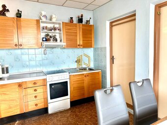 REZERVOVANÝ/ 4 - IZB.ROD.DOM s GARÁŽOU,POZEMOK 776m2, HLBOKÉ - 5