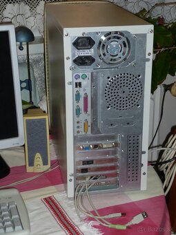 Predám počítať AMD Duron 1.0 GHz s Windows 98 - 5