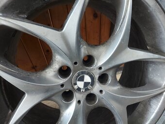 Disky r19 5x120 s pneu z X5 diera 72,6 aj 74,1 - 5