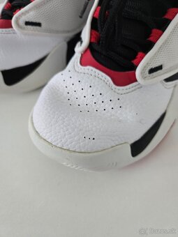 Tenisky Air Jordan Max Aura 4 - 5