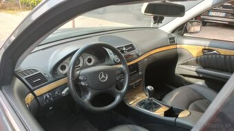 Mercedes Benz E - 5