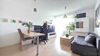 2 IZB BYT S PARKOVANÍM, PIVNICOU A BALKÓNOM - RUŽINOVSKÁ - 5