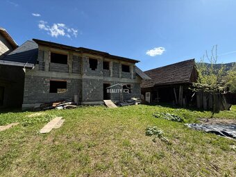 Exkluzívne na predaj 4-apartmánový dom s pozemkom 2400 m2, T - 5