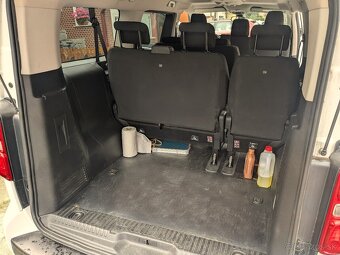 Na prenájom 9-miestna dodávka TOYOTA Proace Shuttle - 5