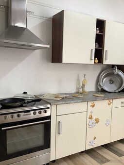 Svetlá moderná kuchyňa IRMA - 5