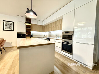 Štýlový 3-izbový byt s terasou, jacuzzi a parkovaním - 5