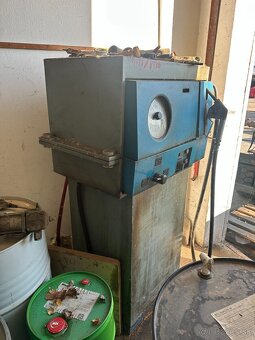 Predám výdajné stojany na oleje - 5