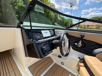 Čln Sea Ray 210 SPX model 2026 na sklade - 5