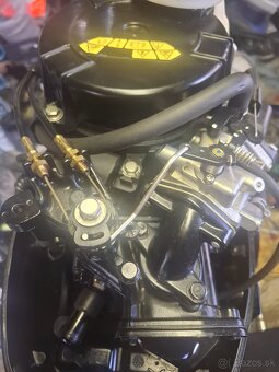 Zavesny lodny motor Mercury. - 5