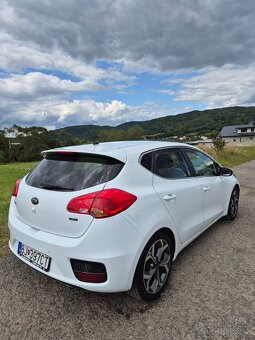 KIA Cee’d Hatchback 1.6 diesel, 100kw Manuál - 5
