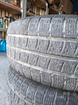 Predám 2ks zimné 235/65R16C DOT 2324 - 5