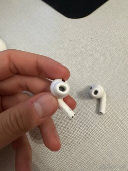 Slúchadka-Apple AirPods 2.Generácie - 5