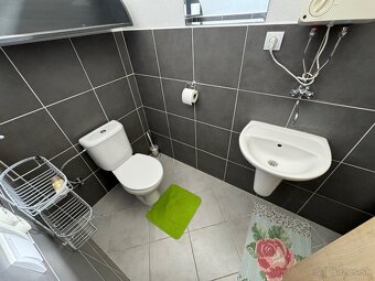 -Predaj komerčného priestoru 160,99 m² - 5