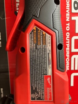 MILWAUKEE M18 FUEL™ 125 mm uhlová brúska s lopatkovým spína - 5