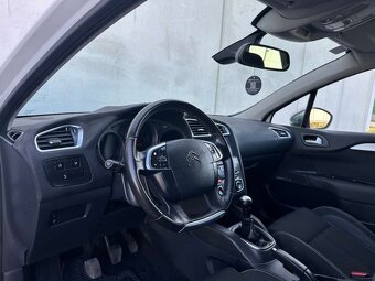 Citroen C4 rok 2012 hatchback biela farba - 5