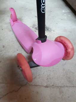 Dievčenská kolobežka RICOKIDS- SCOTER so svietiacimi kolesam - 5