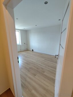 2 izbový byt na predaj SNV - 5