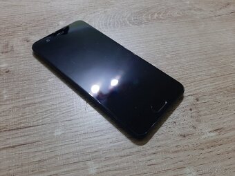 Huawei P10 plnefunkcny v super stave ma len velmi jemne znam - 5