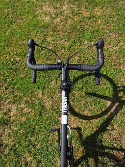 Cestný bicykel s karbón vidlicou triban 500 - 5