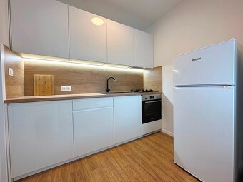 1izb. byt s loggiou, 37 m2, ul. Ľ. Zúbka, BA IV. - 5