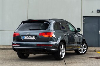 Audi Q7 3.0 TDI quattro tiptronic Šedá - 5