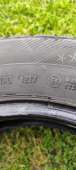 Predám zimné pneu 215/60R16 - 5