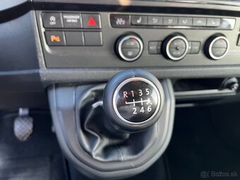 VW Caravelle manuál - prenájom - 5