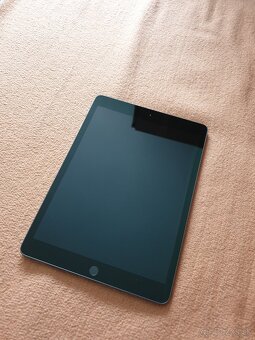 Apple Ipad 8. Gen 32GB šedý - 5