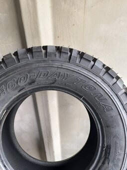 Predám pneumatiky 265/70r16 - 5