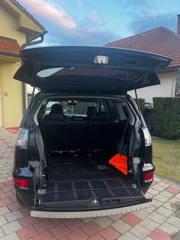 Mitsubishi Outlander 2.2 DI-D automat , 7 miestne - 5