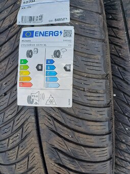 235/60R18 - 5