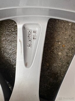 VW 235/45 R17 - 5
