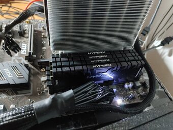 RAM HyperX Predator DDR4 32 GB (4×8 GB) 3333 MHz CL16 - 5