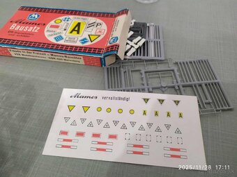 Predám retro zbierku 12 figúrok igráček v originál balení - 5