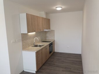 Prenájom - 2 izbový byt - 5