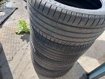 Letné pneu Bridgestone 285/45 r20 - 5